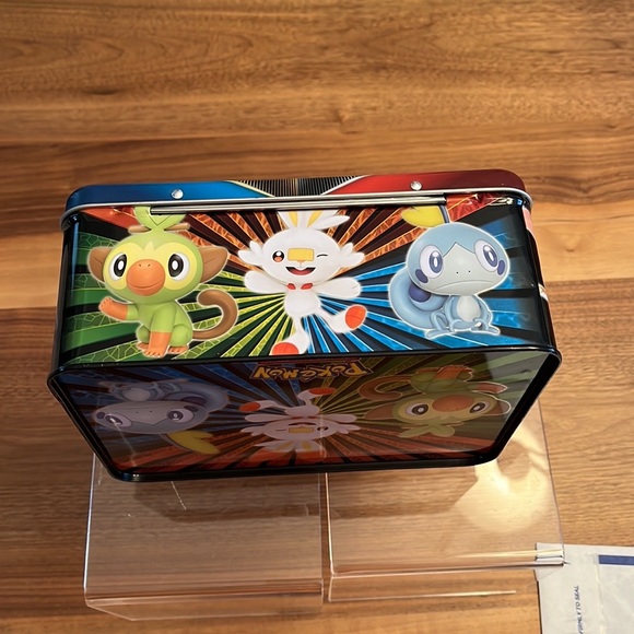 Pokémon TCG: Collectors Chest Tin Trading Card - Picture 7 of 13